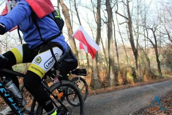 Biało – Czerwoni rowerzyści na 100-lecie Odzyskania Niepodległości