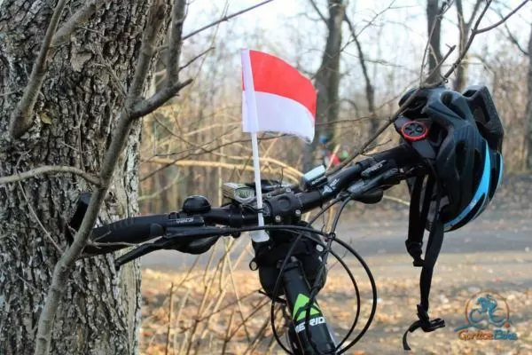 Biało – Czerwoni rowerzyści na 100-lecie Odzyskania Niepodległości