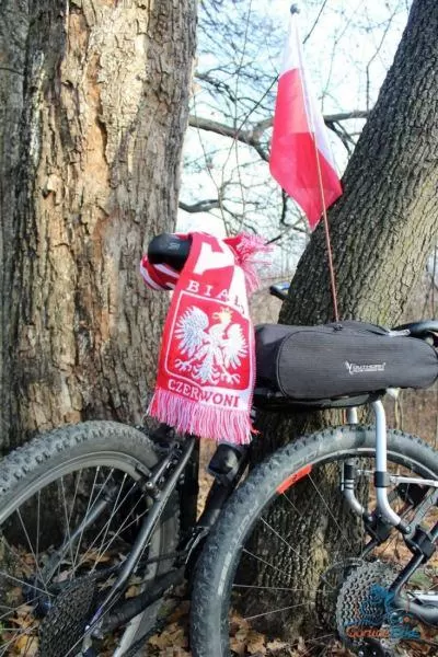 Biało – Czerwoni rowerzyści na 100-lecie Odzyskania Niepodległości
