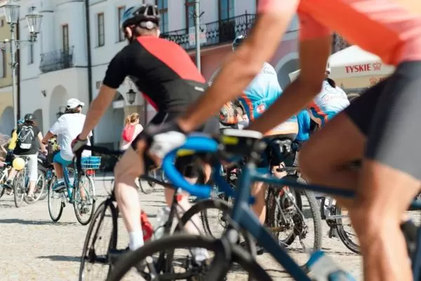 Happening w Krośnie na rzecz budowy trasy rowerowej Solina-Zakopane