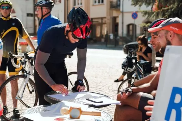 Happening w Krośnie na rzecz budowy trasy rowerowej Solina-Zakopane