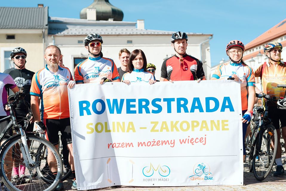 Happening w Krośnie na rzecz budowy trasy rowerowej Solina-Zakopane