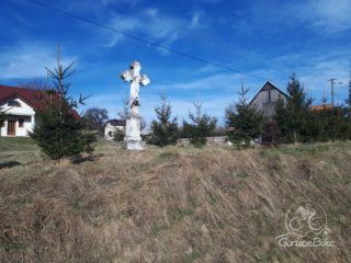 Przydrożny krzyż koło Cerkwi w Owczarach